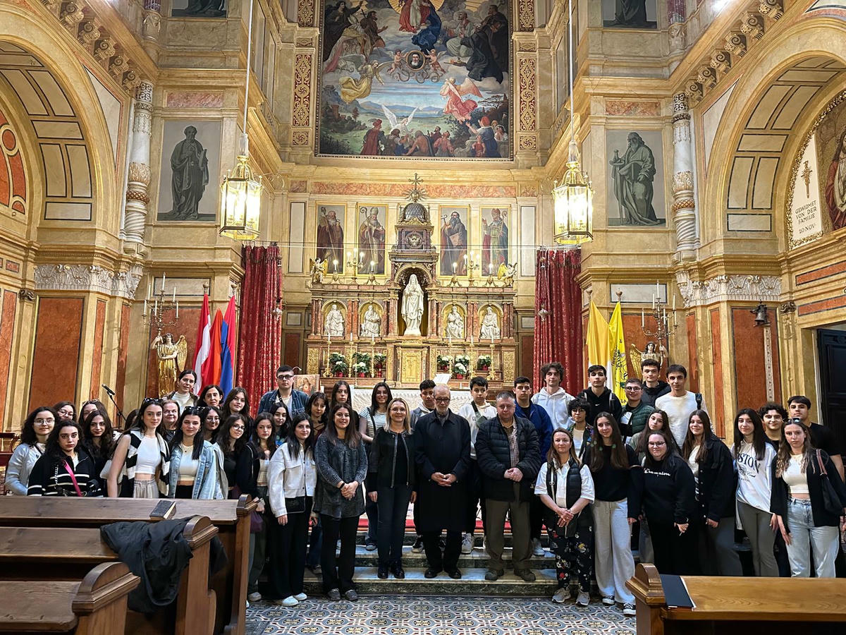 Մխիթարեան աշակերտներուն շրջապտոյտը դէպի Վիեննա եւ Պուտափէշթ